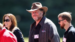 Salesforce shares pop on earnings beat and optimistic forecast