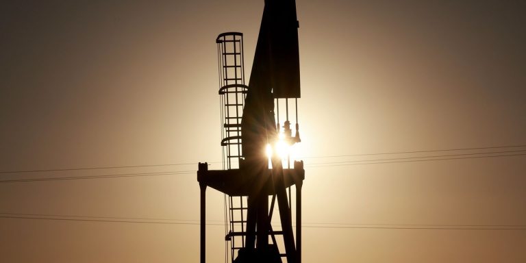 Oil prices end lower, pulling back after 6th straight weekly rise