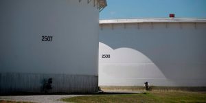 U.S. oil benchmark closes at 2023 high, buoyed by supply concerns