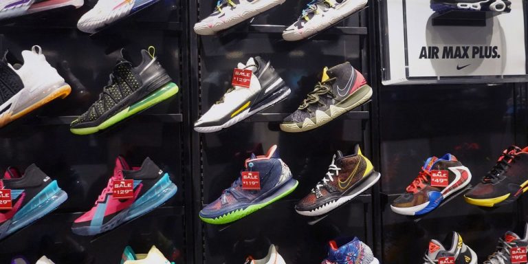 Foot Locker’s stock tumbles 34% as company suspends dividend after swinging to a loss