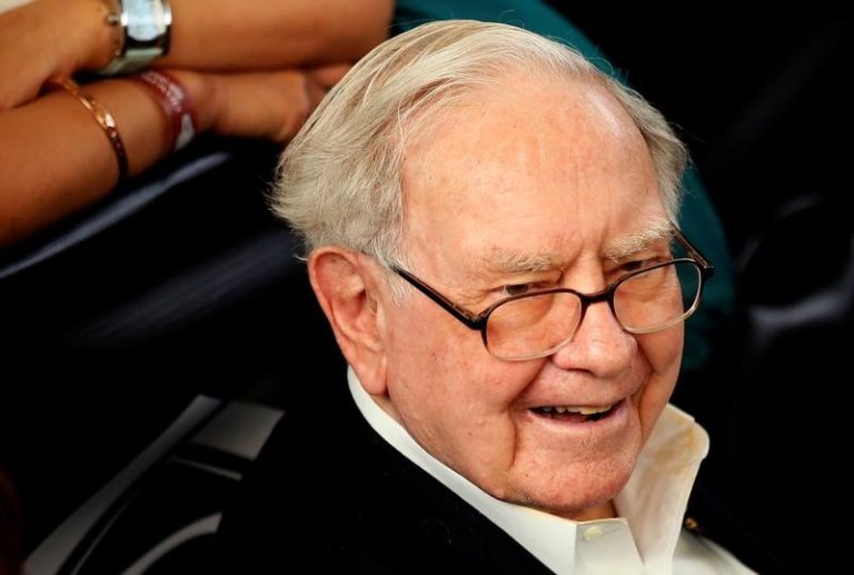 Buffett goes big on homebuilders: Insider trades & hedge funds weekly