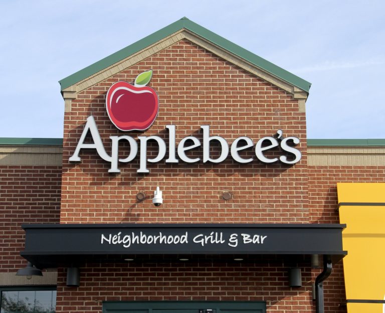 8 Big Restaurant Chains Closing Locations in 2023