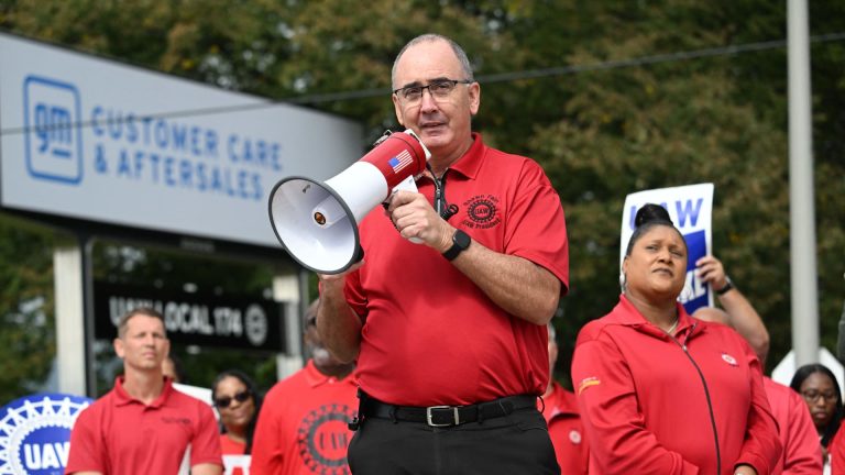 UAW leader condemns Trump ahead of Michigan visit during union strike