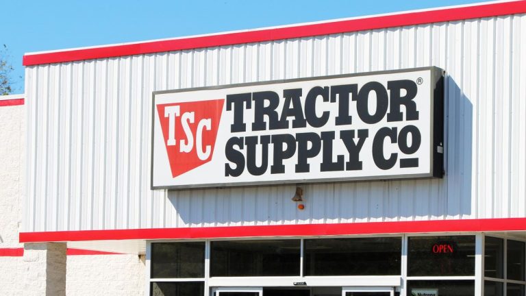 Tractor Supply Is Making Hay the Old-Fashioned Way: People Over Products