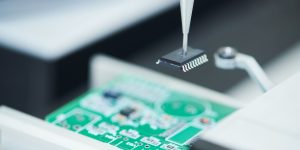 Micron Stock Slips on Weak Earnings