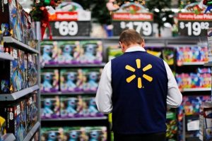 Walmart shares rebound, bucking broader market downtrend
