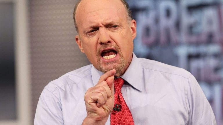 Jim Cramer tells investors to hold out on buying until after interest rates rise