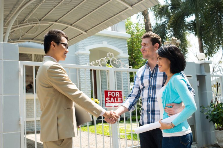Buying or Selling a Home? Why You Should Work With a Real Estate Agent