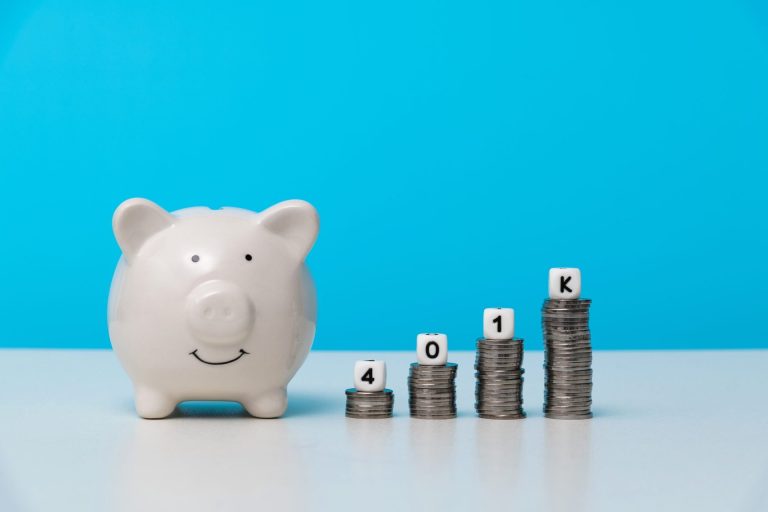 What Scott Galloway’s Economic Philosophy Reveals About Looming Risks to Your 401(K)