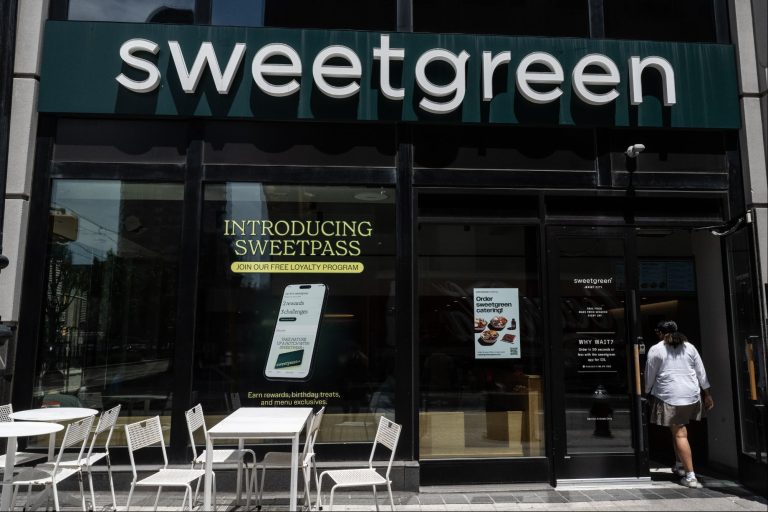 Sweetgreen Layoffs: Cutting Support Staff, Ripple Fries