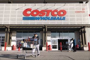 How Costco’s Extended Hours Impact Warehouse Foot Traffic