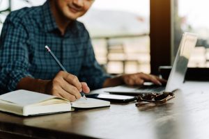 How to Build a Media List Like a Publicist (Without Paying One)